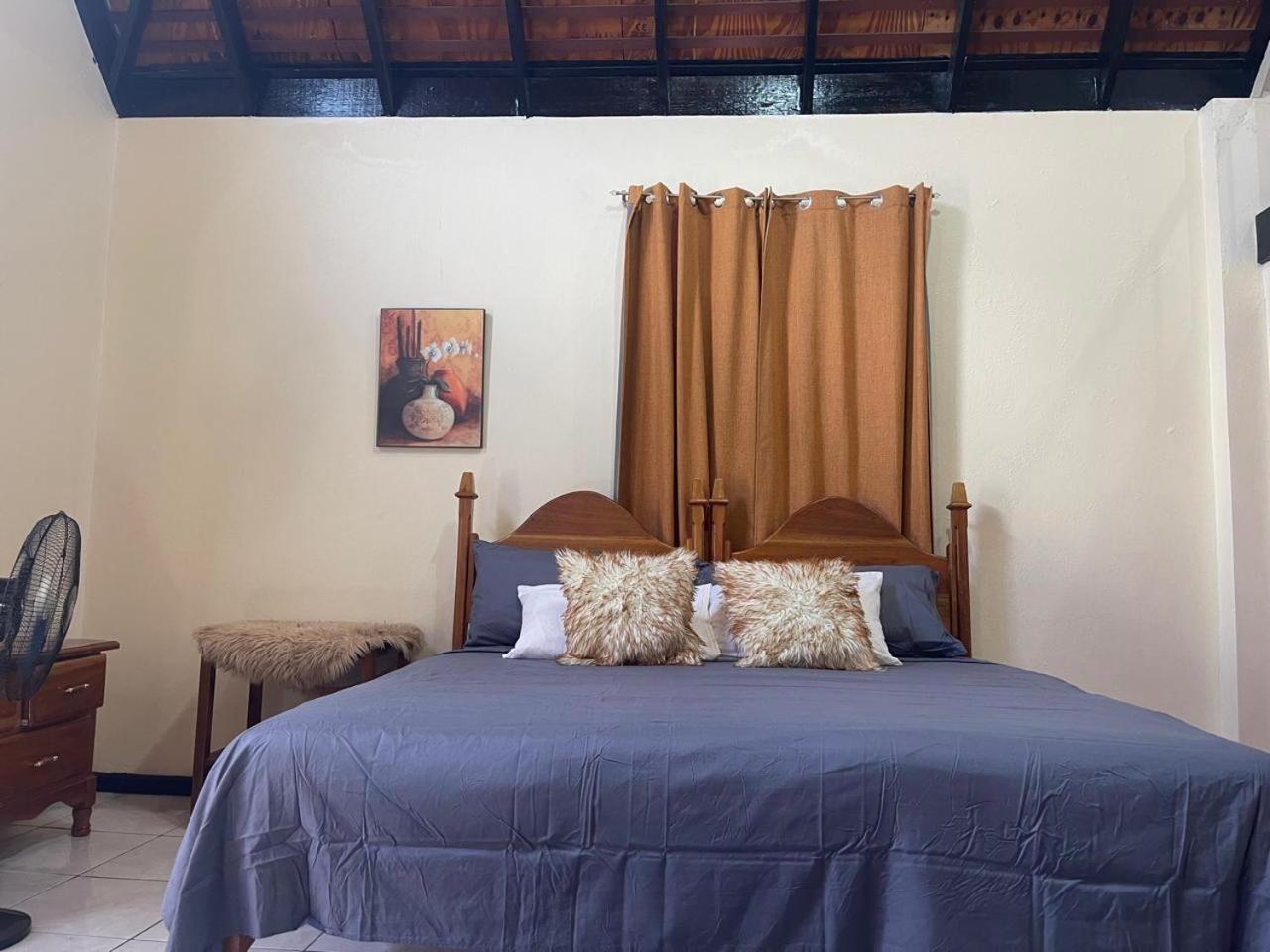 Oceanfront Condo W/ Free Parking + High Speed Wifi Negril Exteriör bild